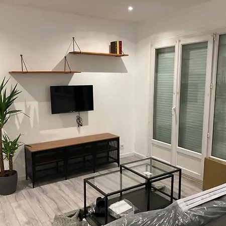 Lumineux - 2min Du Rer Apartmán